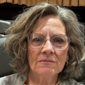 Meet your Posher, Naomi